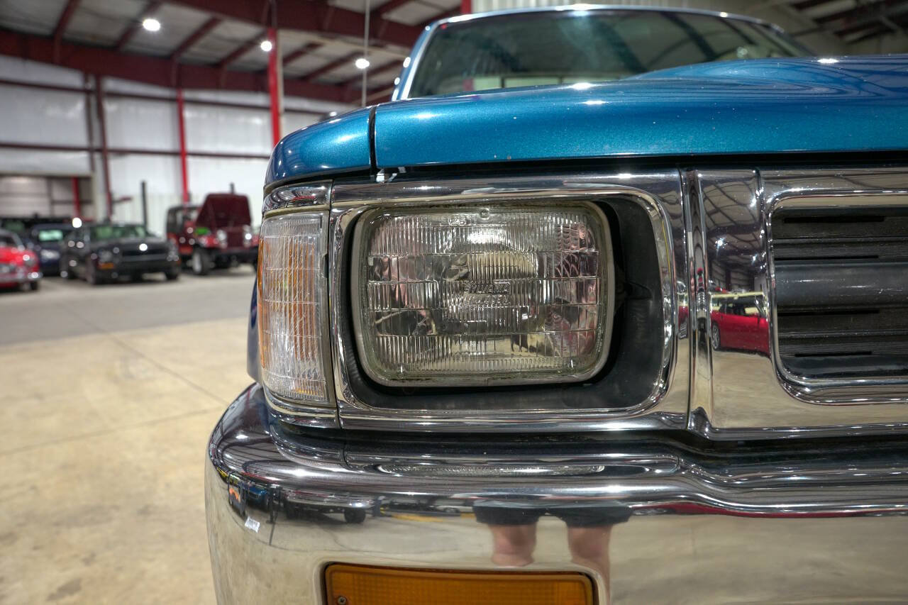 Used 1995 Toyota Pickup DX AWD/4WD image 38
