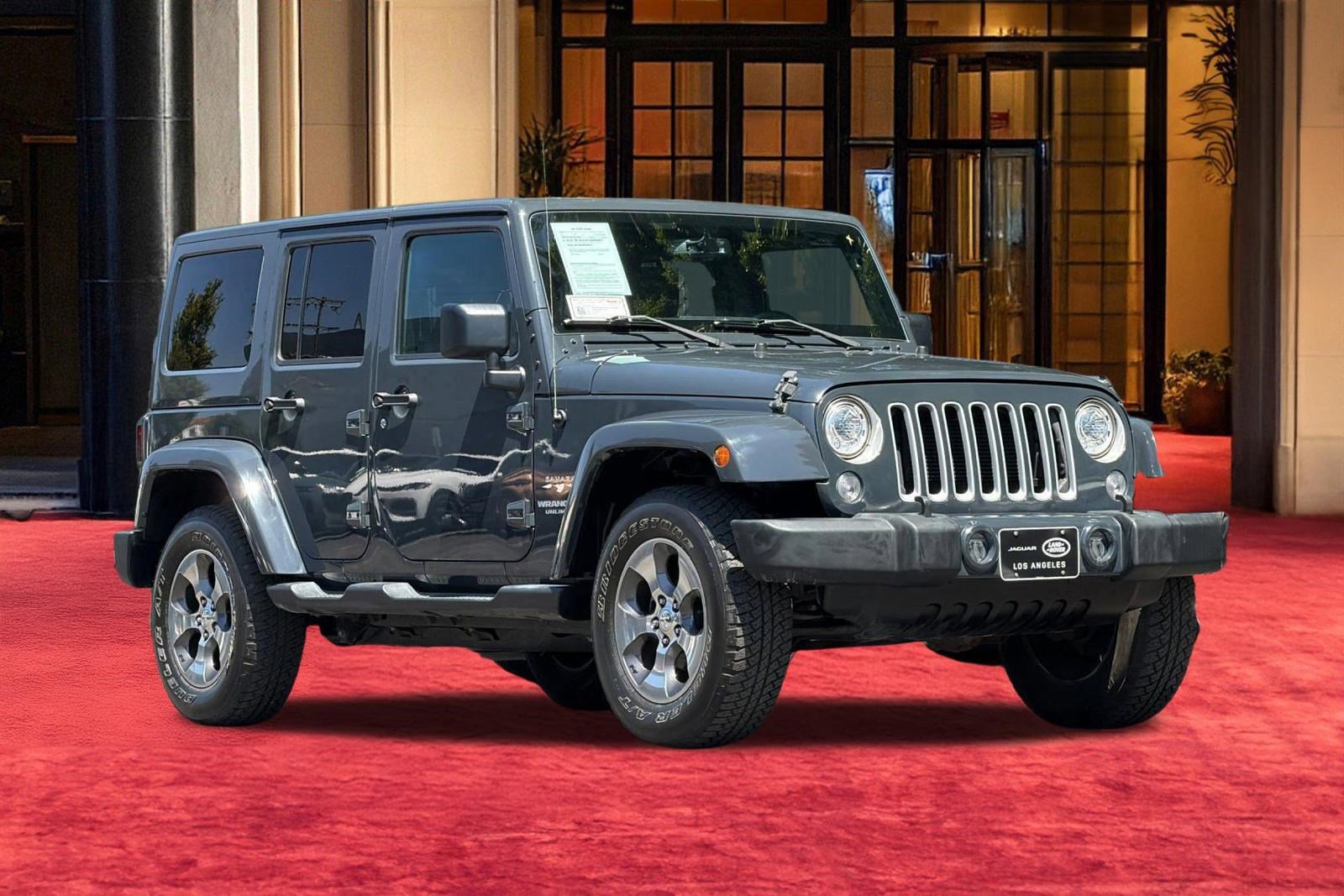 Used 2017 Jeep Wrangler Unlimited Sahara w/ Connectivity Group AWD/4WD image 5