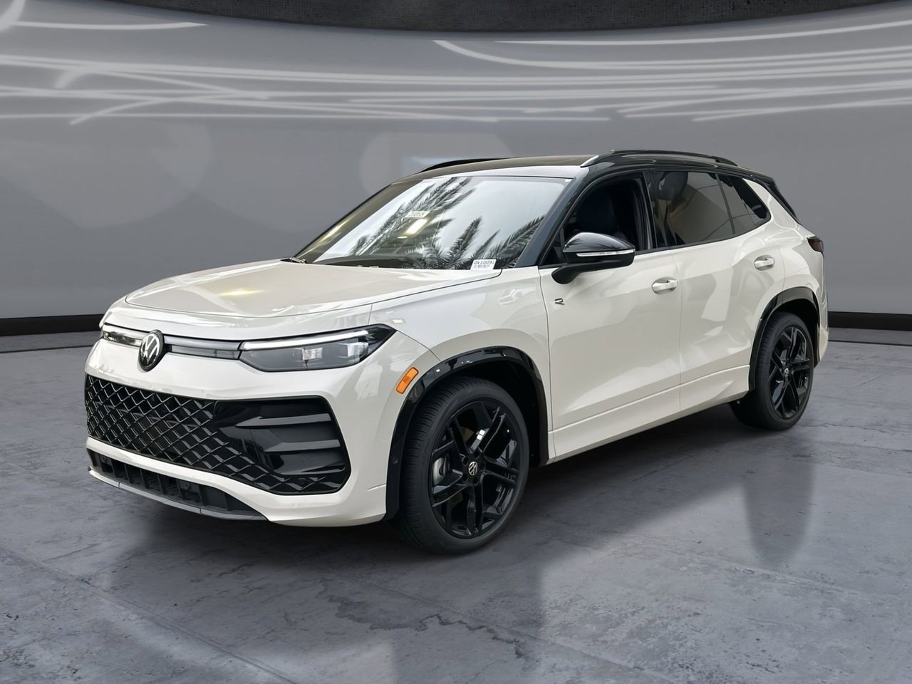 New 2026 Volkswagen Tiguan SE R-Line image 1