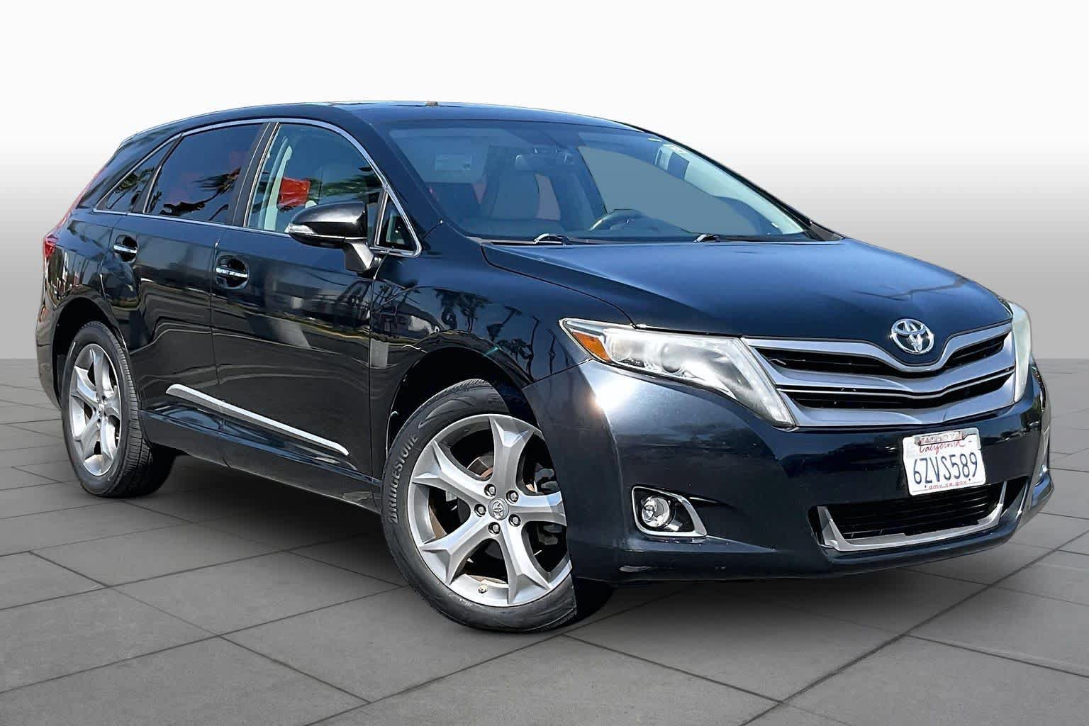 Used 2013 Toyota Venza Limited w/ Tow Prep Pkg FWD image 2