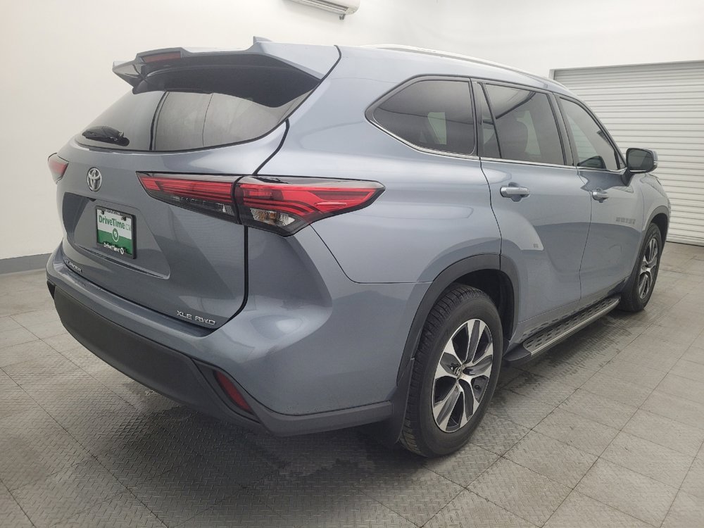 Used 2022 Toyota Highlander XLE image 9
