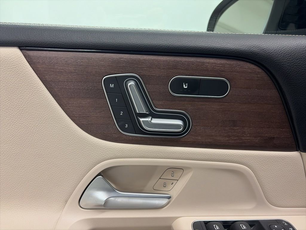 Certified 2023 Mercedes-Benz GLB 250 4MATIC image 22
