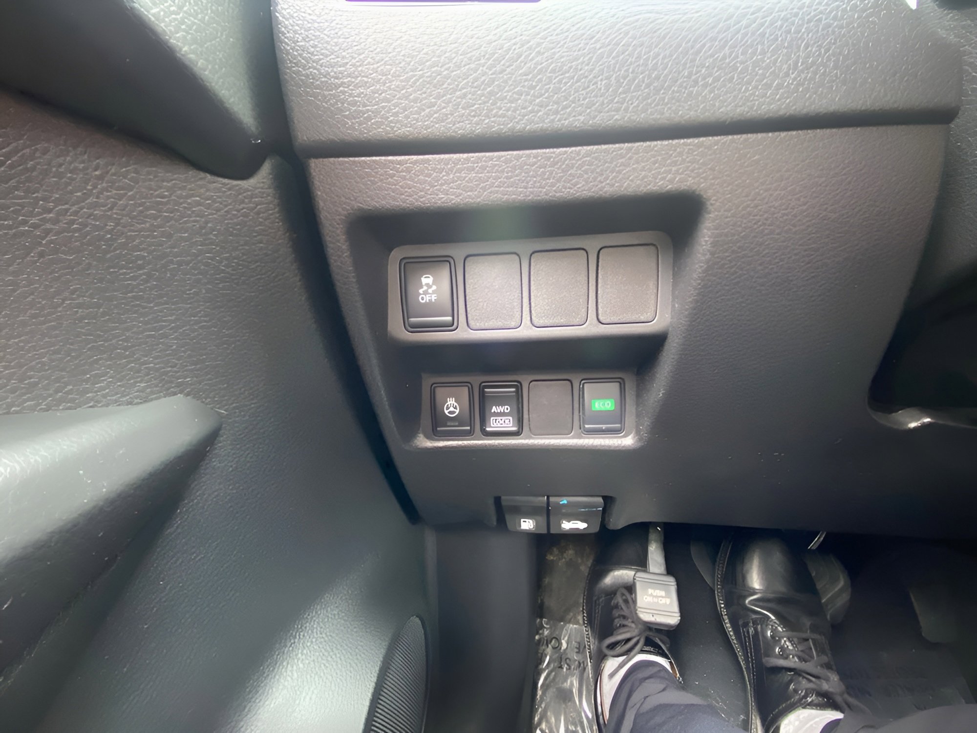 Used 2017 Nissan Rogue Sport SV w/ SV All-Weather Package AWD/4WD image 14