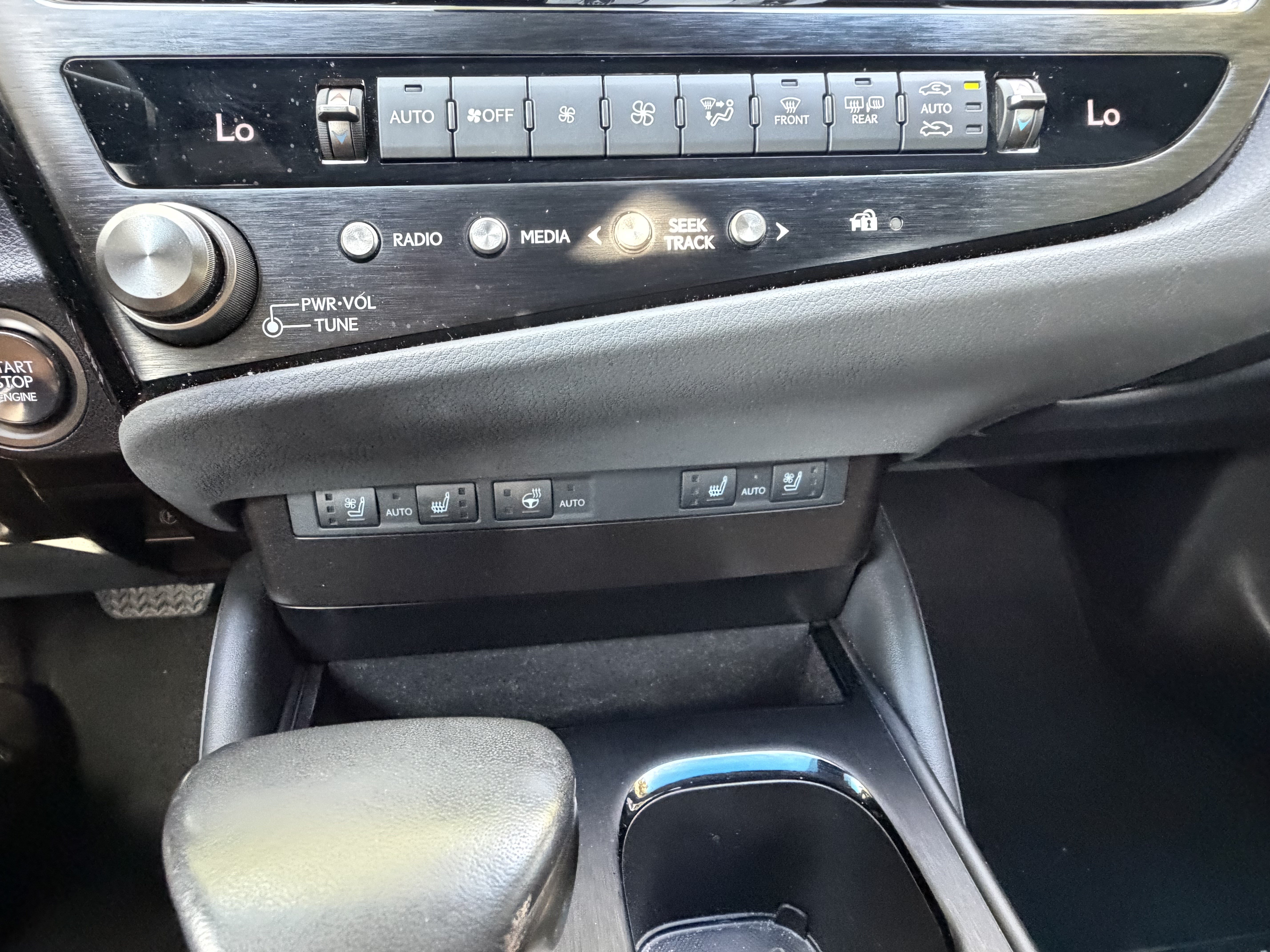 Certified 2023 Lexus ES 250 w/ Premium Package AWD/4WD image 26