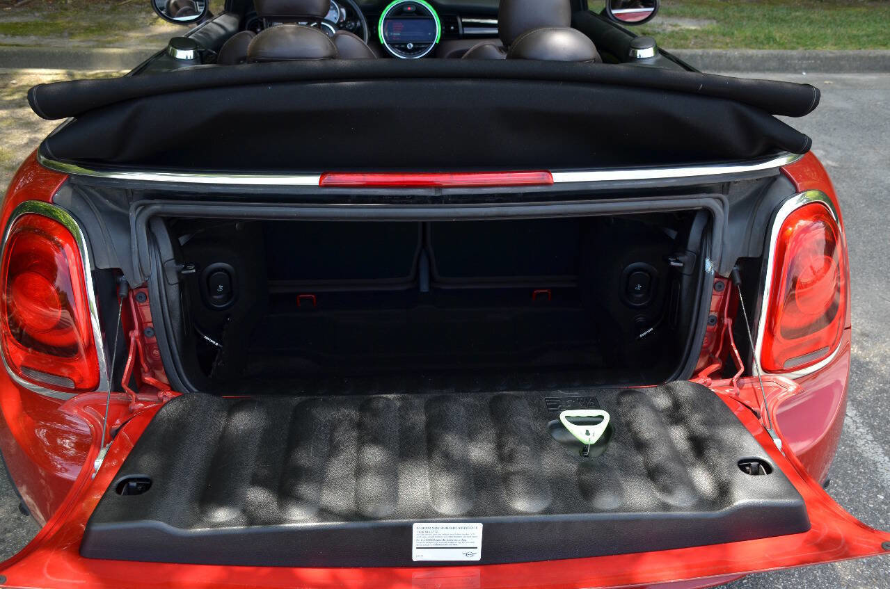 Used 2018 MINI Cooper S image 14