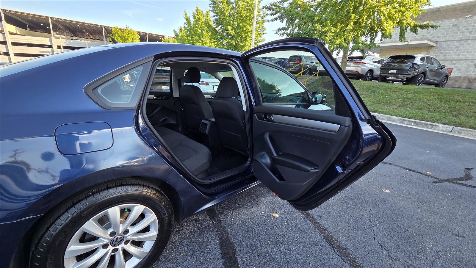 Used 2013 Volkswagen Passat 2.5 S FWD image 26
