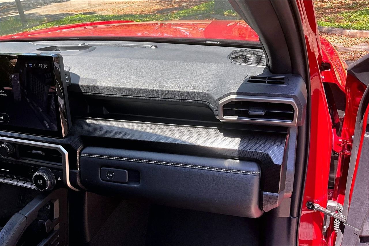 Used 2025 Toyota 4Runner Limited AWD/4WD image 22