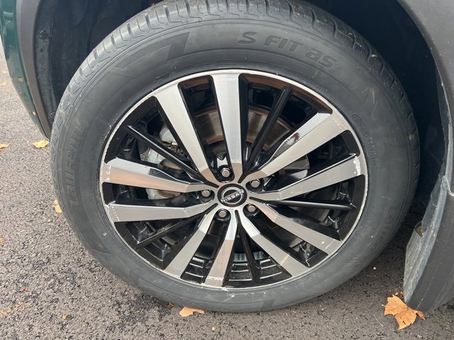 Used 2024 Nissan Pathfinder Platinum image 7