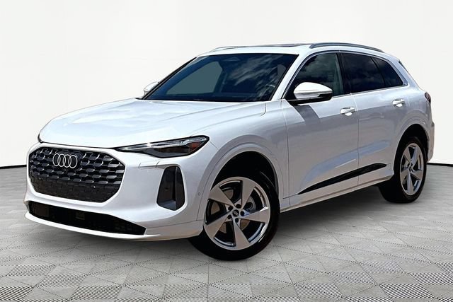 Certified 2025 Audi Q5 Premium w/ Premium Plus AWD/4WD image 1
