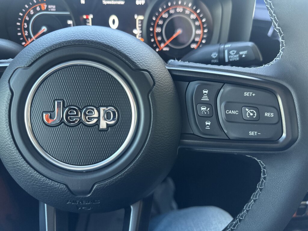 New 2025 Jeep Gladiator Mojave w/ Convenience Group image 15