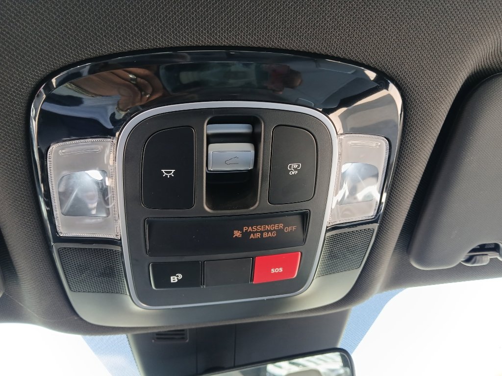 Used 2025 Hyundai Santa Cruz Limited AWD/4WD image 16