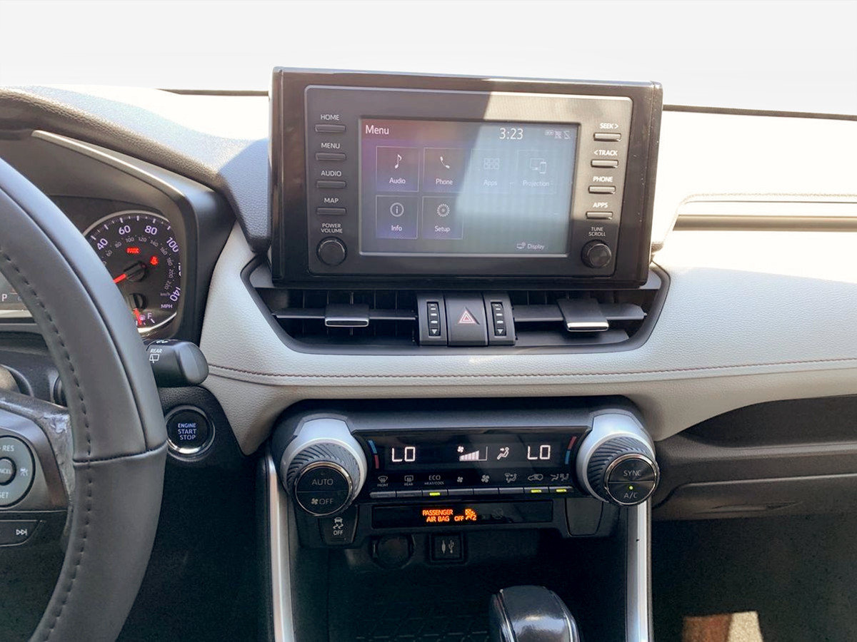 Used 2019 Toyota RAV4 XLE Premium FWD image 22