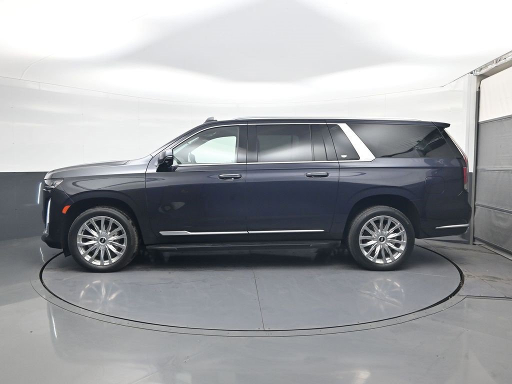 Used 2023 Cadillac Escalade ESV Premium Luxury image 4