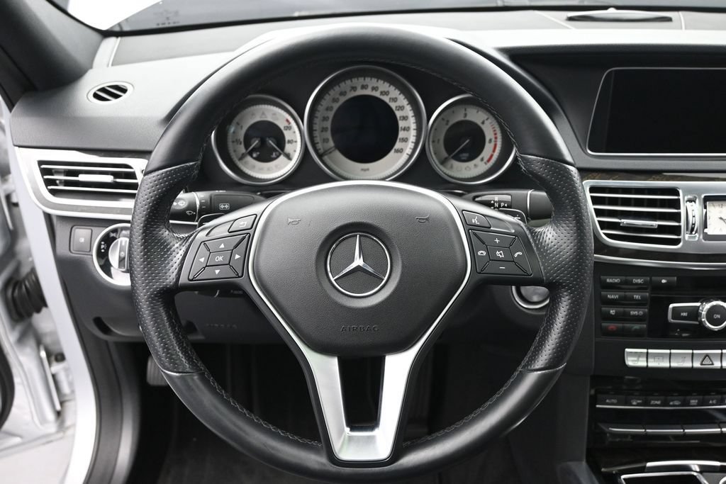 Used 2014 Mercedes-Benz E 250 BlueTEC Sedan image 27