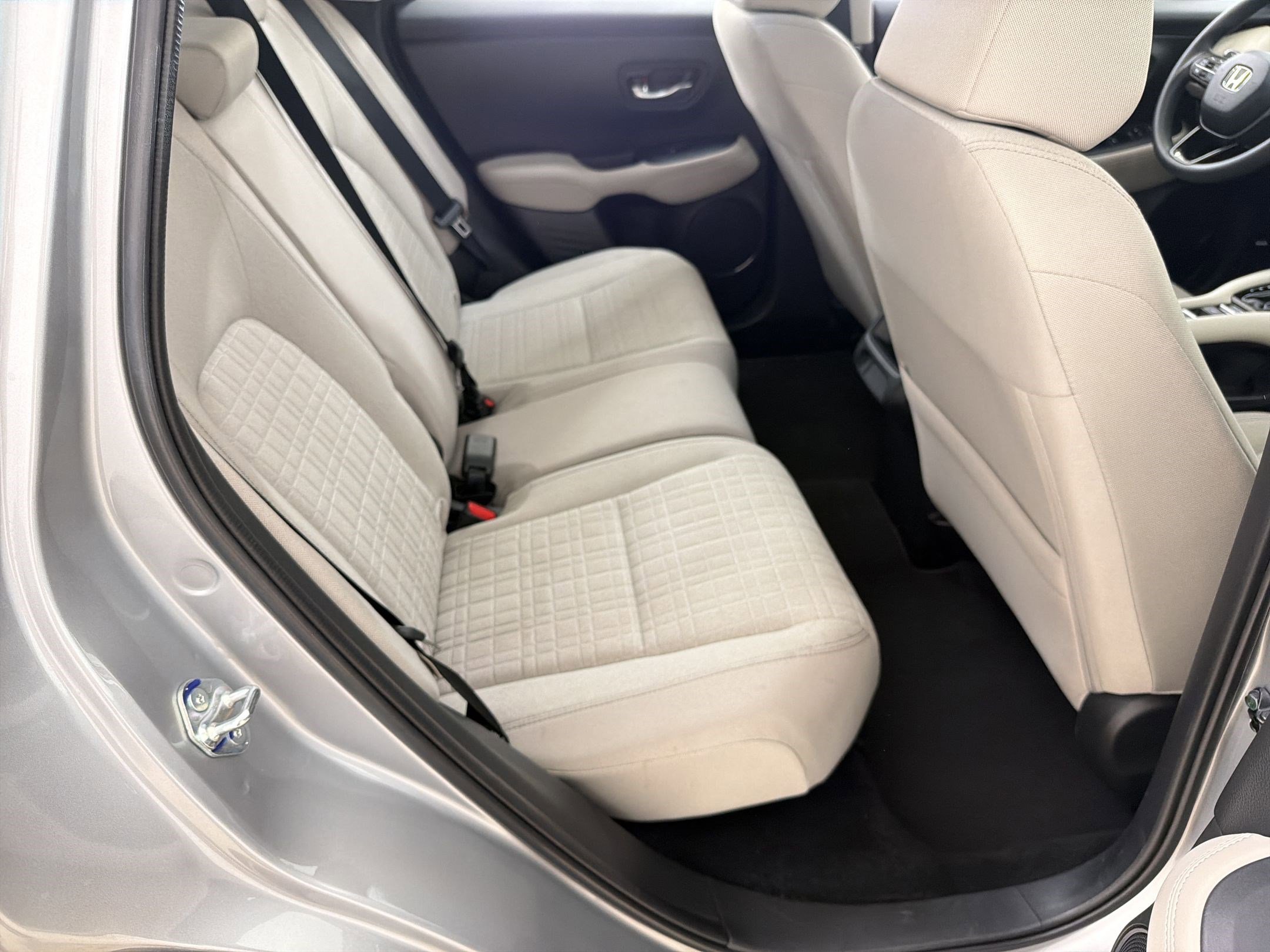 Used 2025 Honda HR-V LX image 28