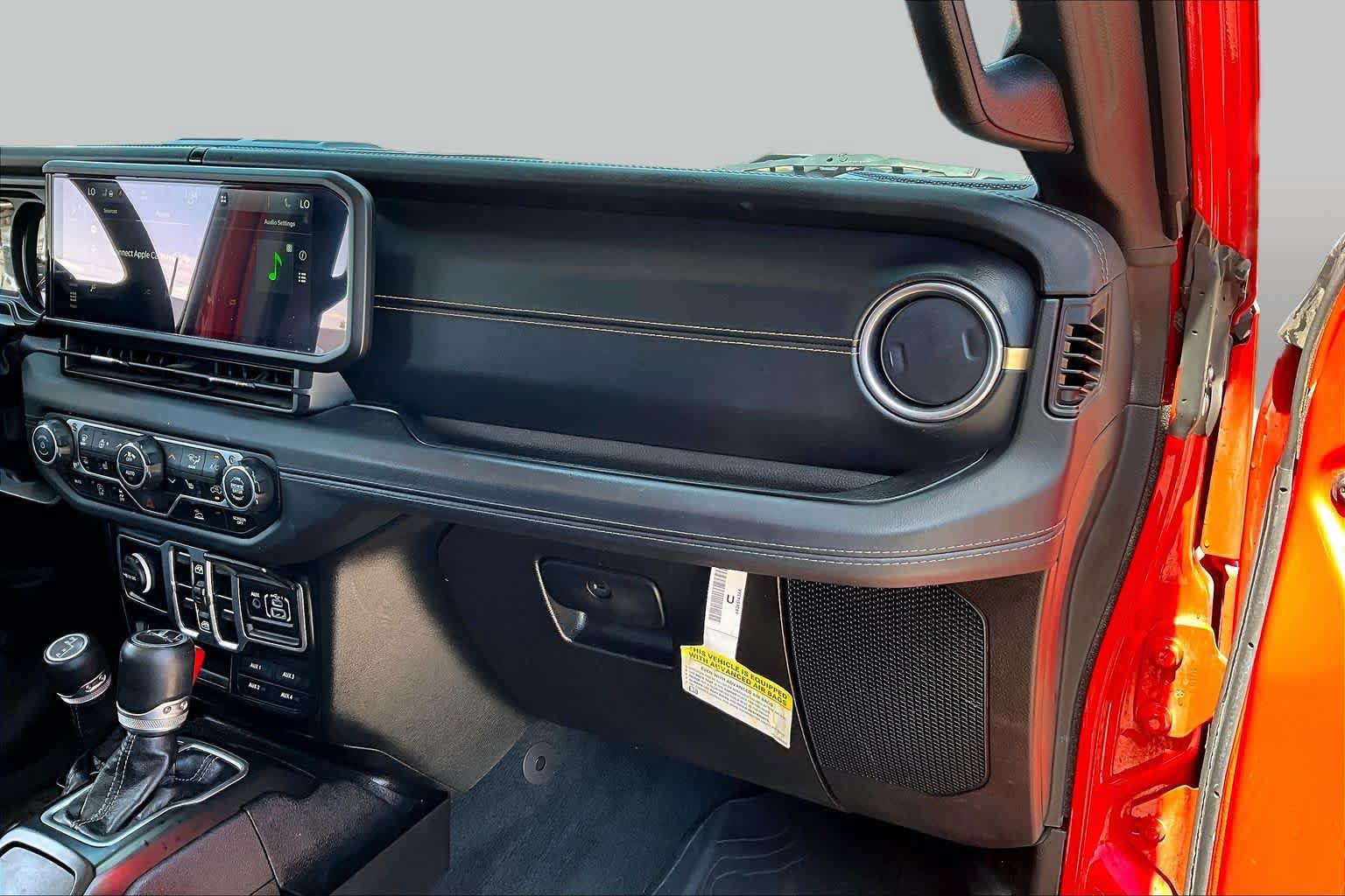 Used 2024 Jeep Gladiator Sport AWD/4WD image 18