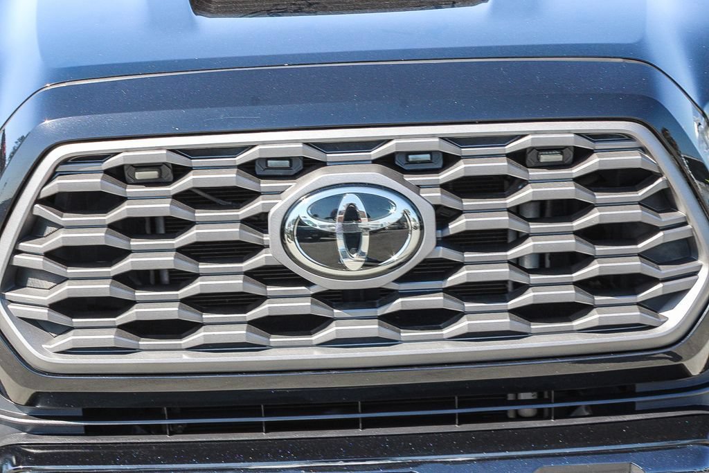 Used 2021 Toyota Tacoma TRD Sport w/ Technology Package RWD image 6