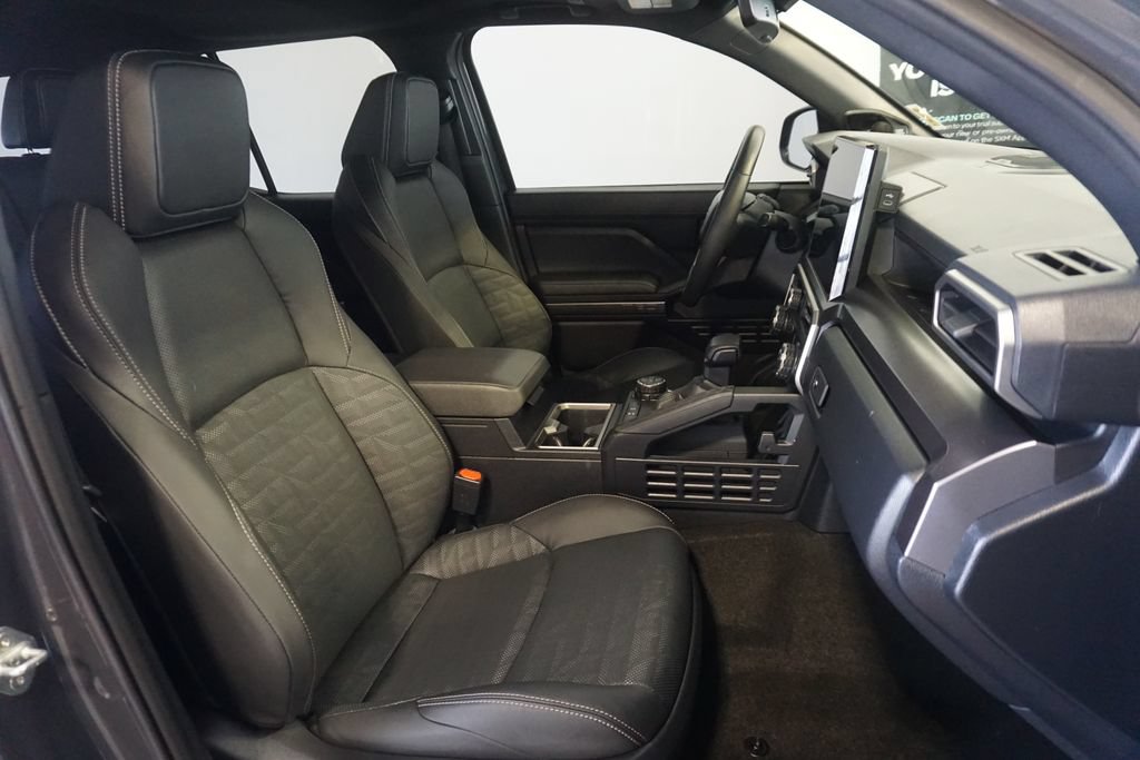 Used 2025 Toyota 4Runner TRD Off-Road Premium AWD/4WD image 27