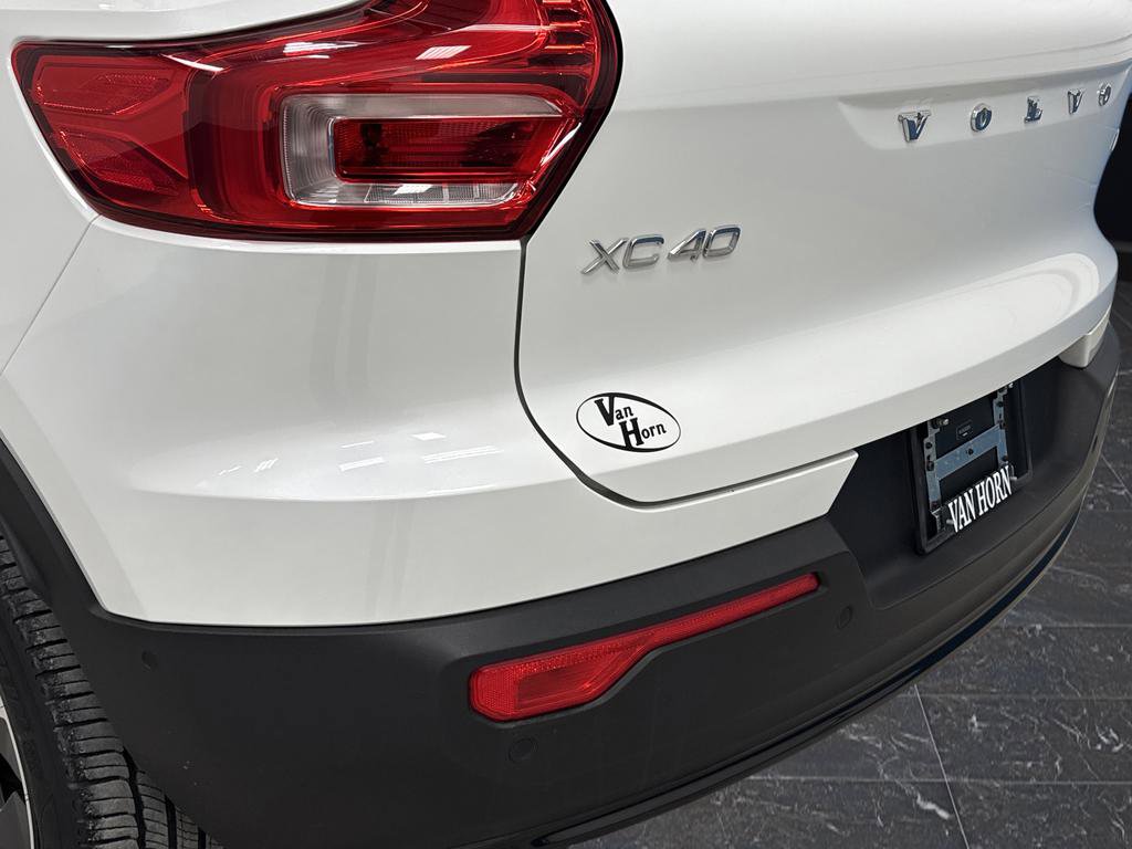 Used 2024 Volvo XC40 B5 Plus w/ Climate Package image 34