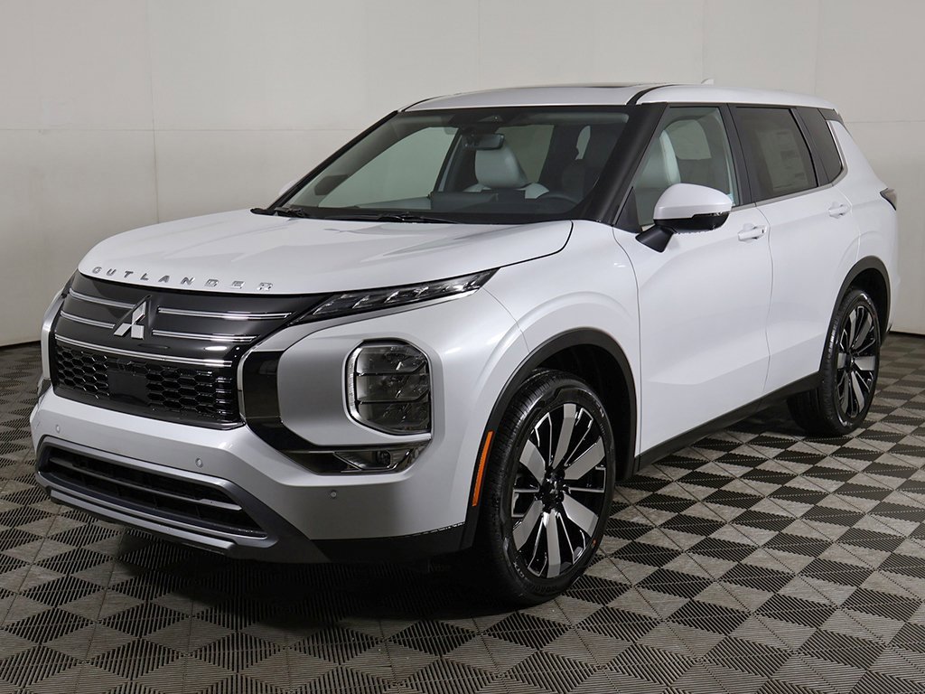 New 2025 Mitsubishi Outlander SE image 11