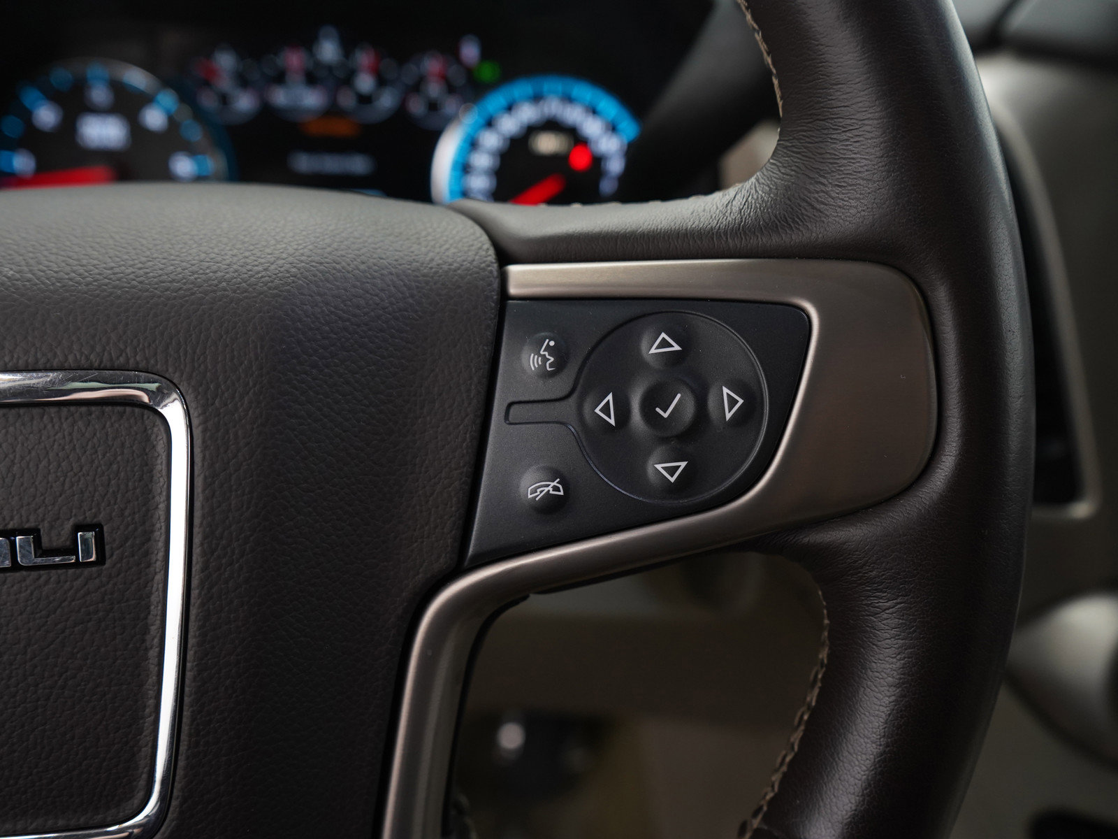 Used 2018 GMC Yukon Denali image 33