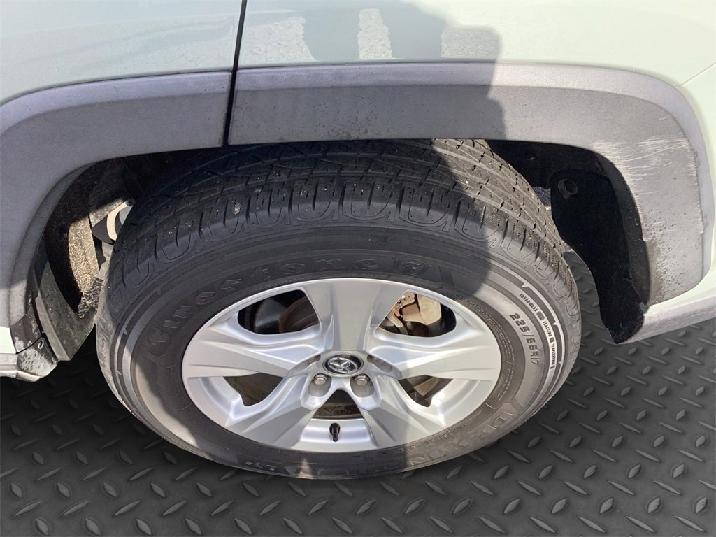 Used 2020 Toyota RAV4 XLE image 23
