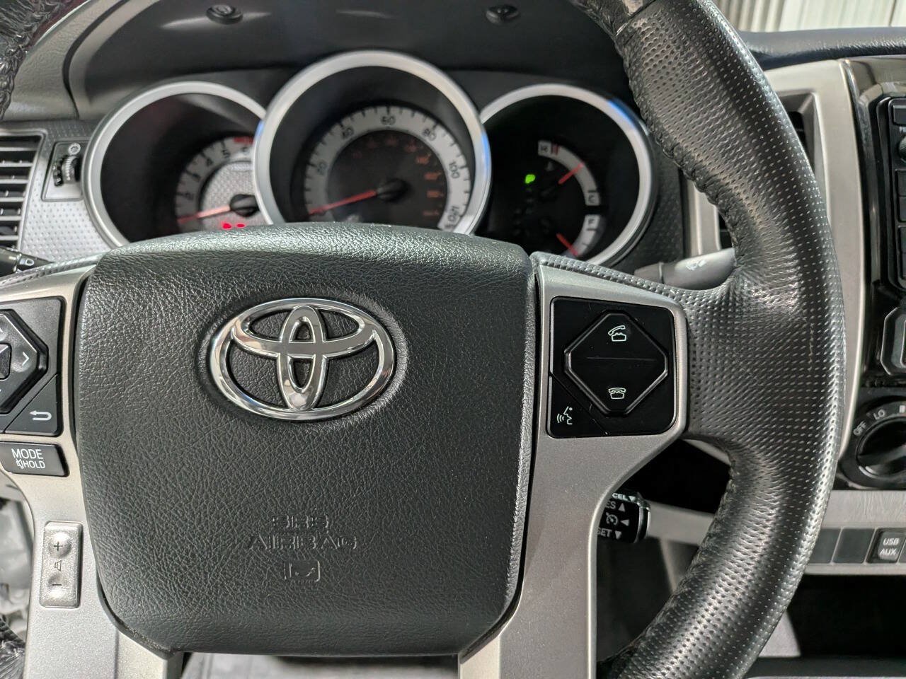 Used 2015 Toyota Tacoma PreRunner w/ TRD Sport Package RWD image 28