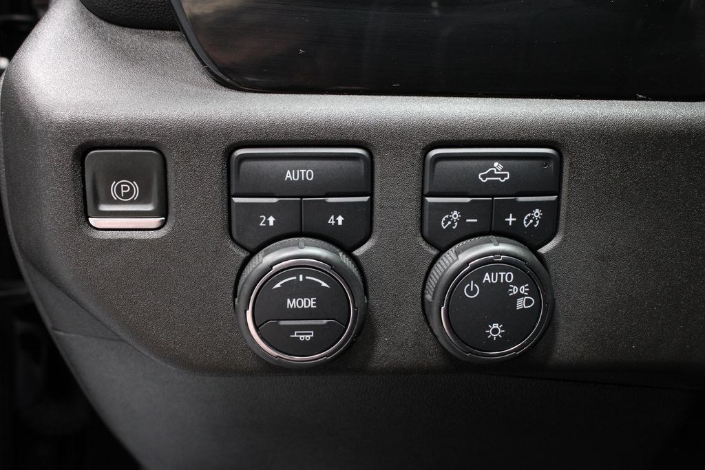 Used 2022 Chevrolet Silverado 1500 LT AWD/4WD image 28