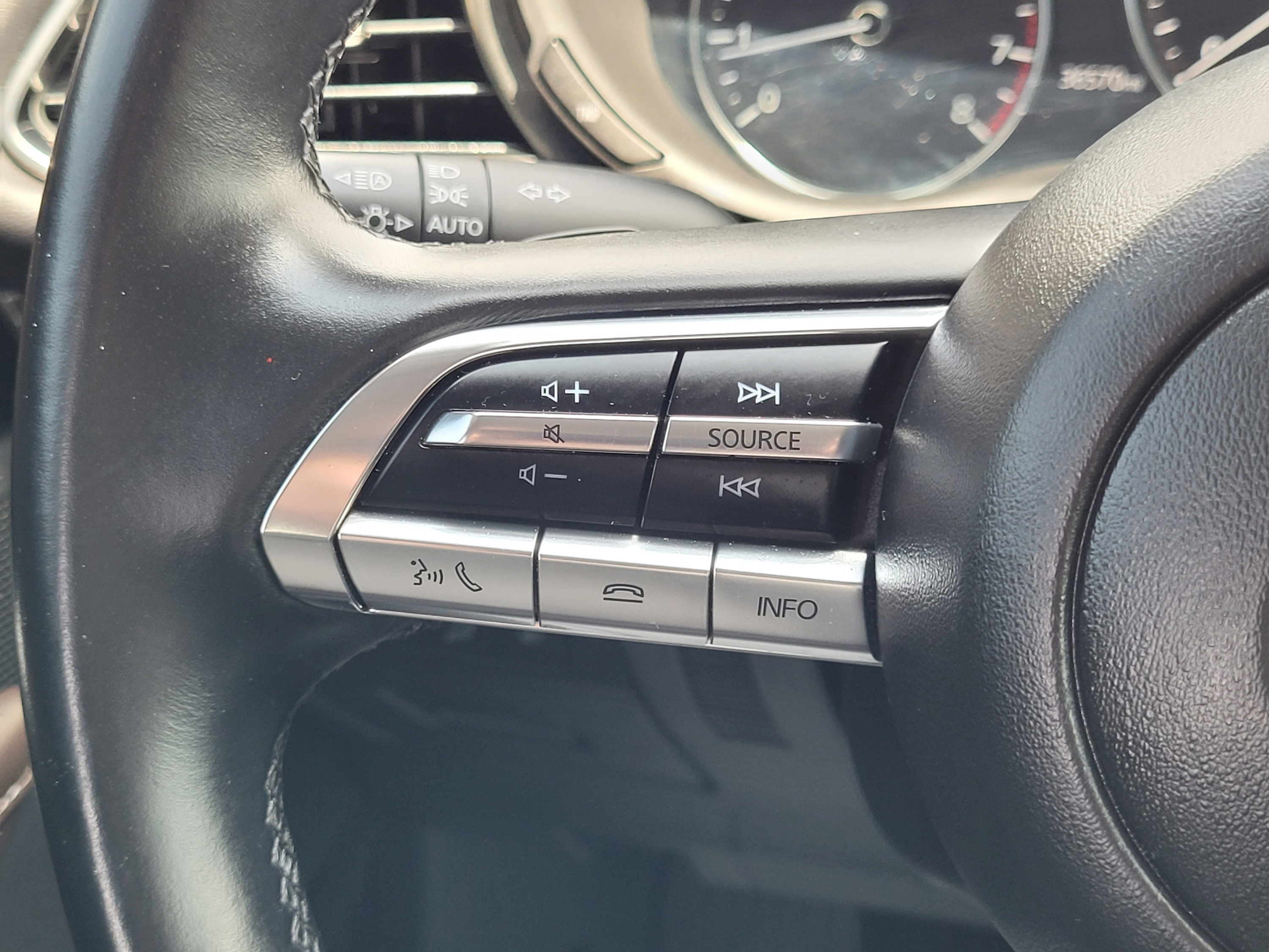 Used 2023 MAZDA CX-30 AWD 2.5 S w/ Premium Package image 14