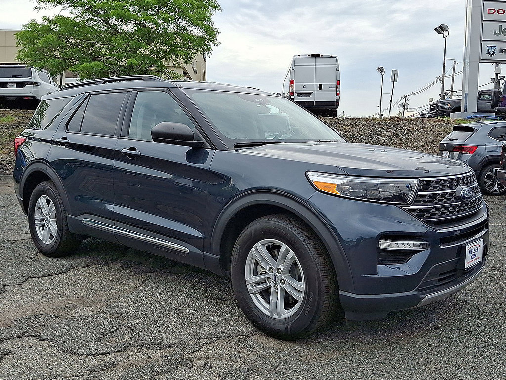 Certified 2023 Ford Explorer XLT w/ Equipment Group 202A AWD/4WD image 25