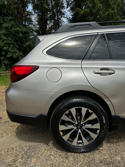 Used 2017 Subaru Outback 3.6R Limited AWD/4WD image 35