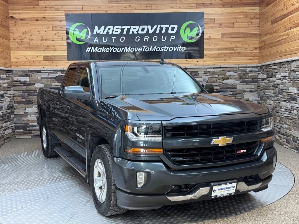 Used 2017 Chevrolet Silverado 1500 LT w/ All Star Edition AWD/4WD image 4