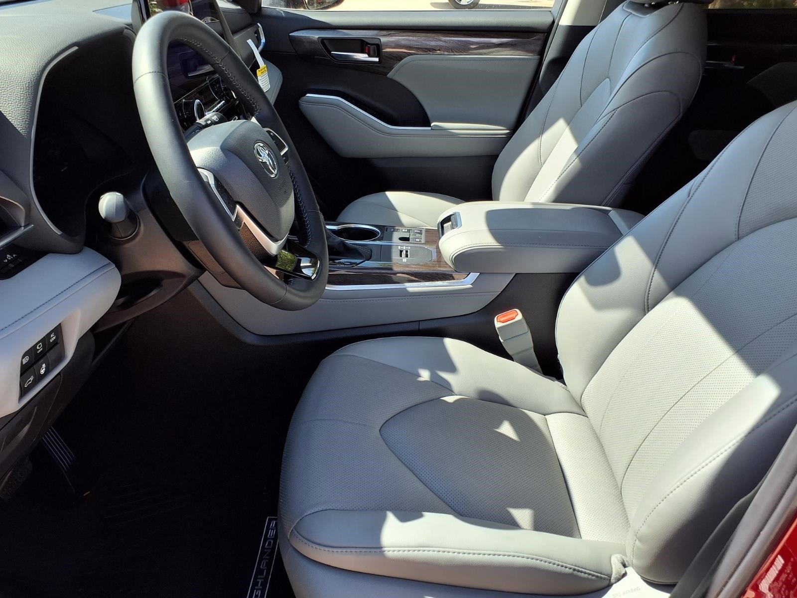 New 2026 Toyota Highlander Limited AWD/4WD image 12