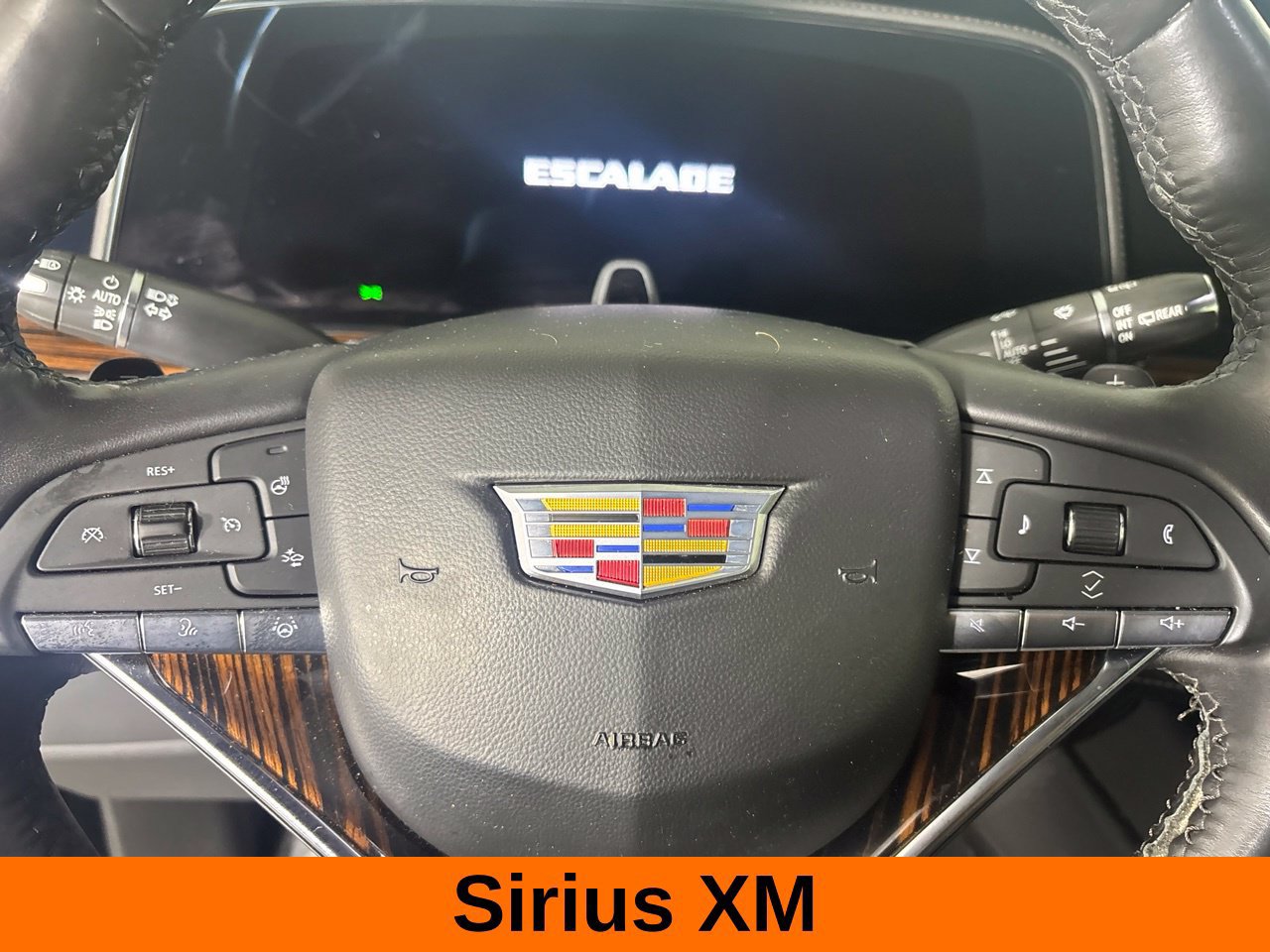 Used 2024 Cadillac Escalade ESV Premium Luxury AWD/4WD image 17