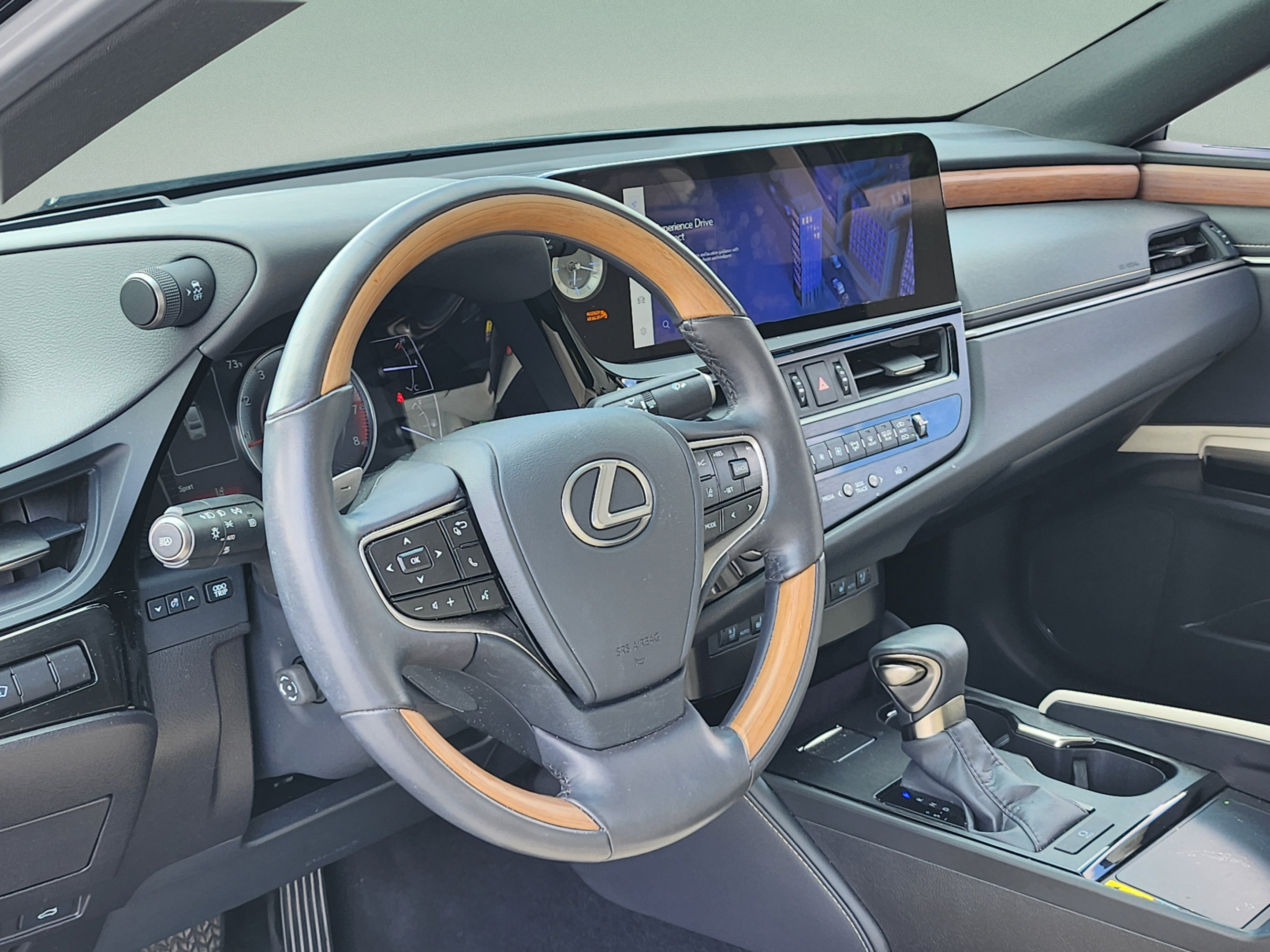 Certified 2024 Lexus ES 350 w/ Technology Package FWD image 10