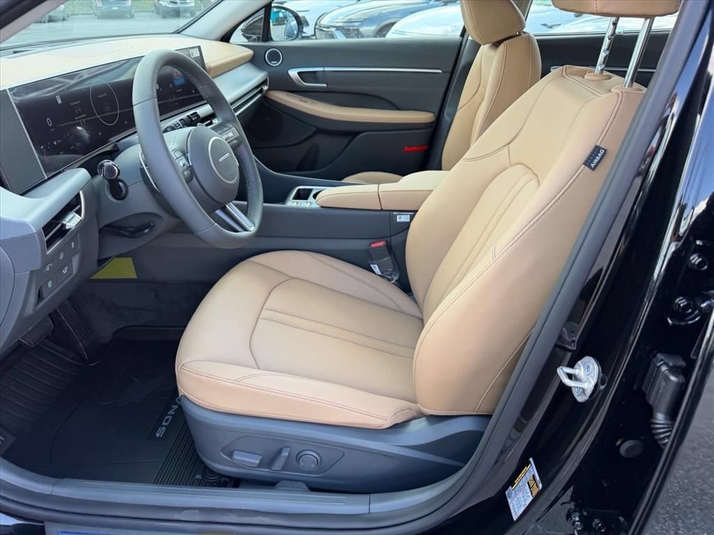 New 2026 Hyundai Sonata Limited FWD image 8