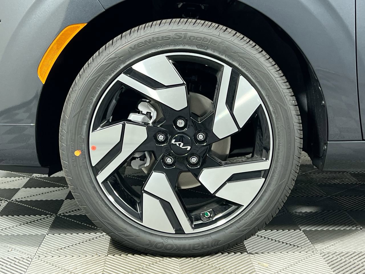 Certified 2025 Kia Soul GT-Line w/ GT-Line Technology Package FWD image 13