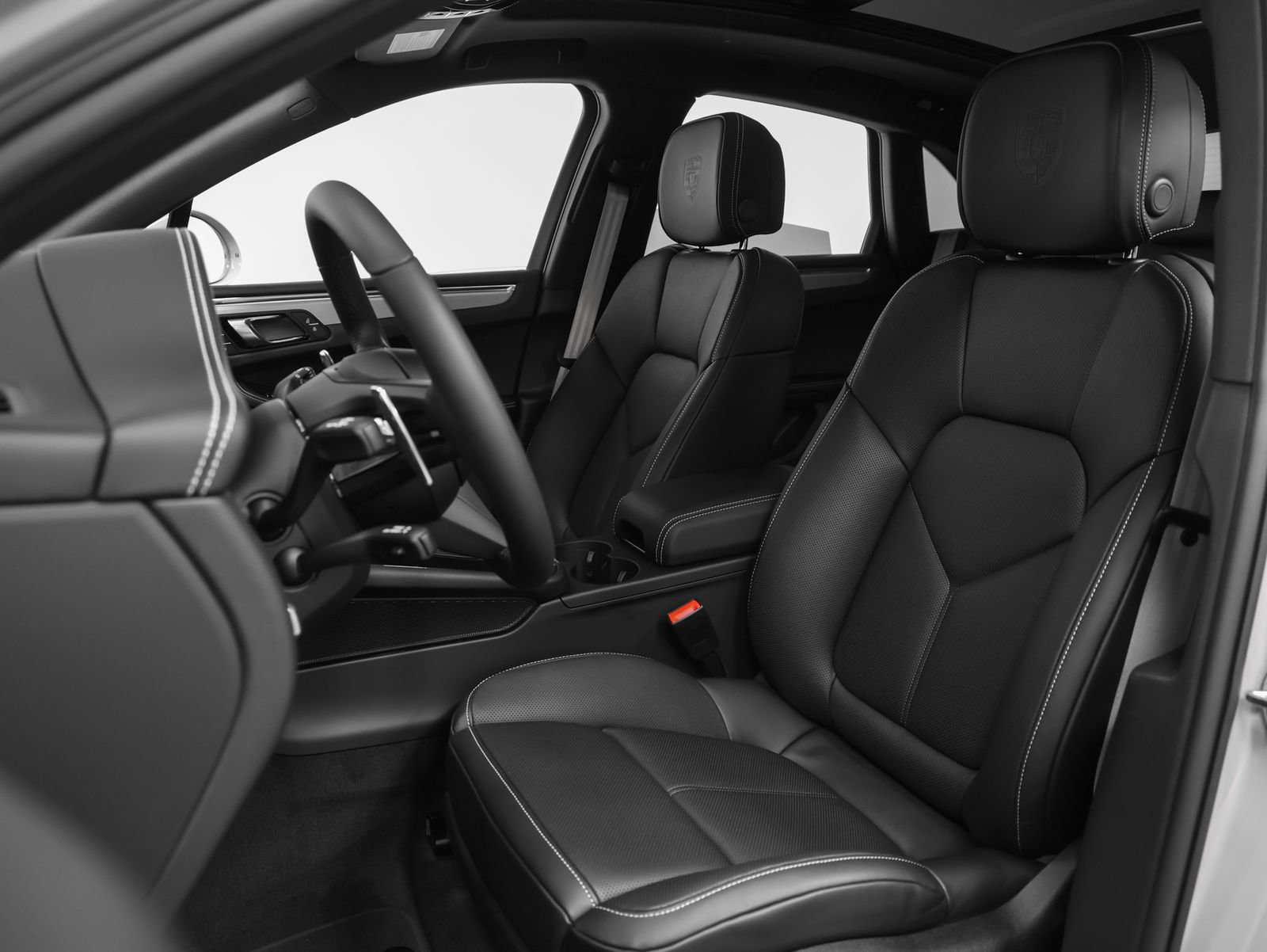 New 2026 Porsche Macan S AWD/4WD image 5