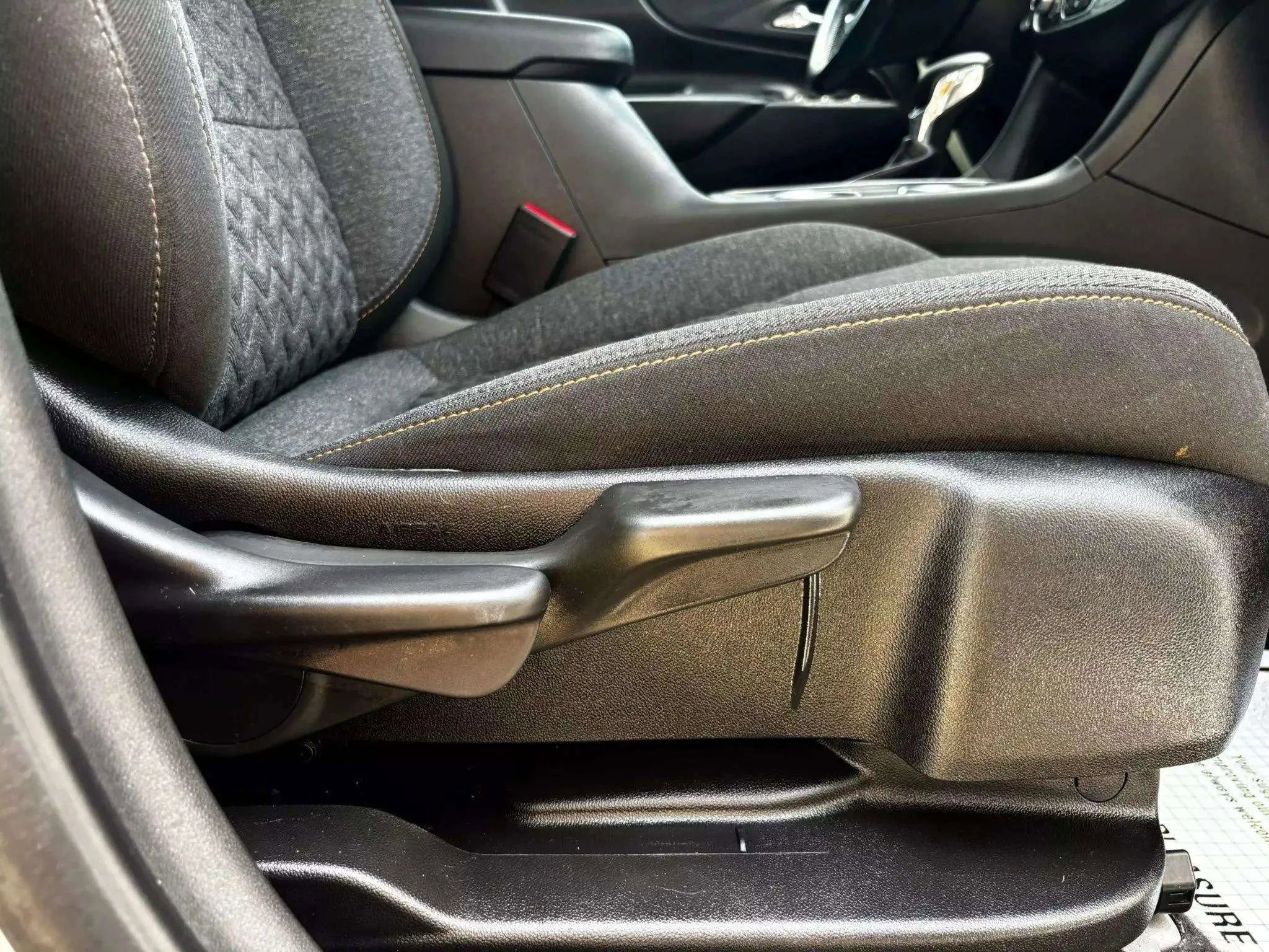 Used 2022 Chevrolet Equinox LT image 12