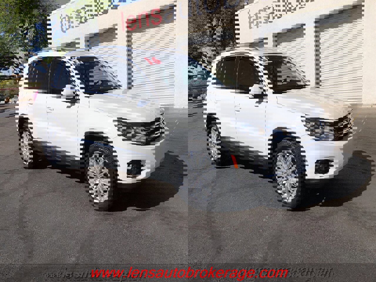 Used 2016 Volkswagen Tiguan SE image 2