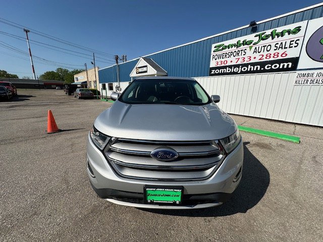 Used 2016 Ford Edge Titanium image 2