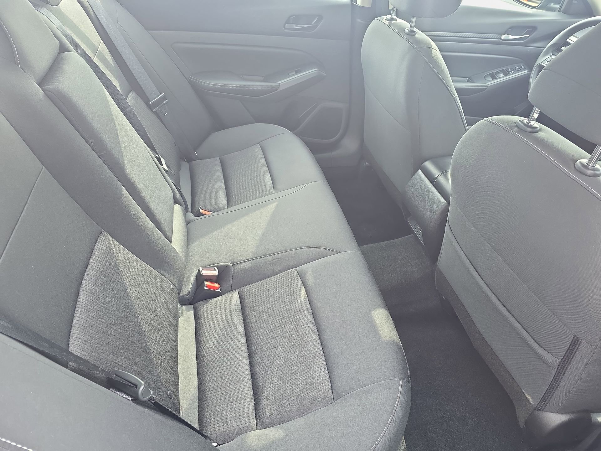 Used 2025 Nissan Altima 2.5 SV image 11