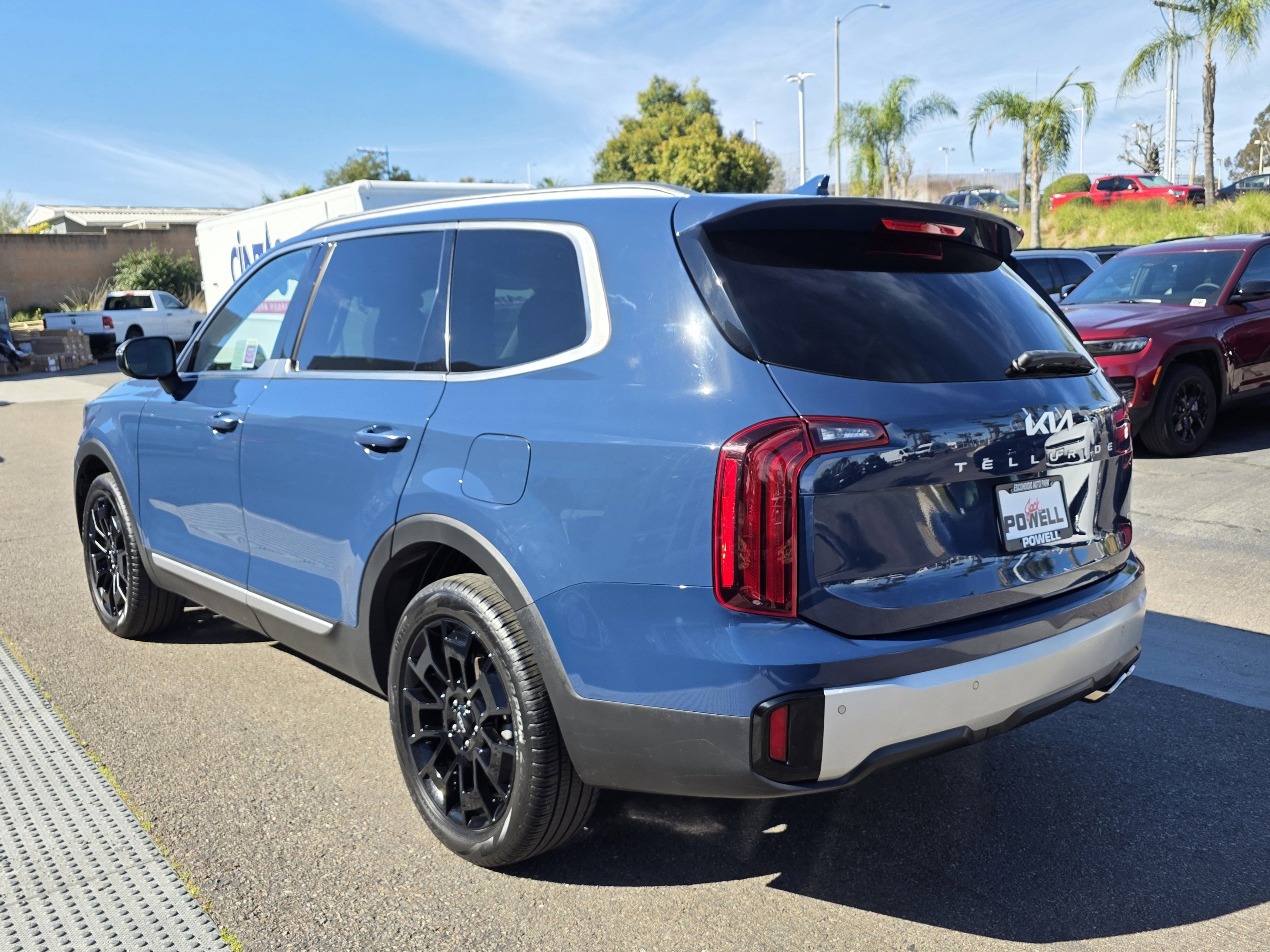 Used 2023 Kia Telluride S w/ S Sunroof Package image 3