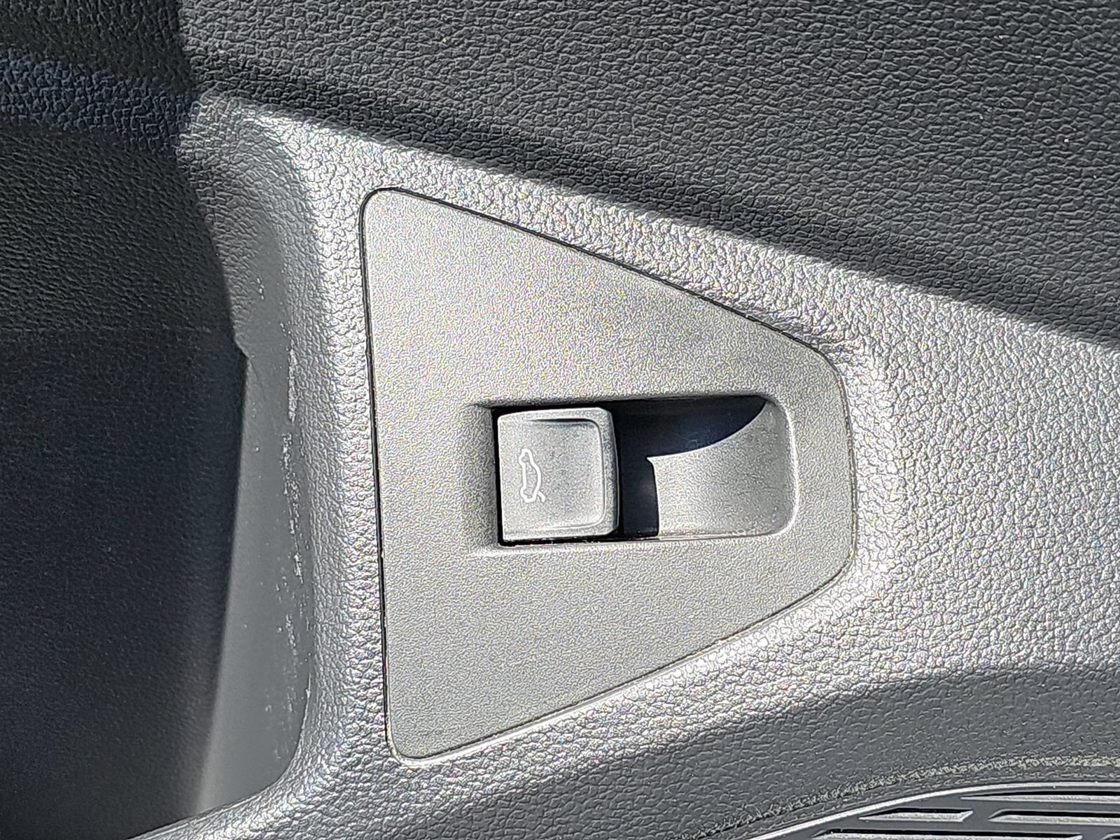 Used 2019 Volkswagen Jetta S w/ Driver Assistance Package FWD image 31