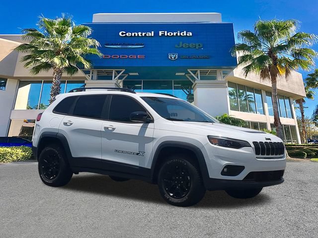 Certified 2022 Jeep Cherokee Latitude w/ Sun & Sound Group AWD/4WD image 2