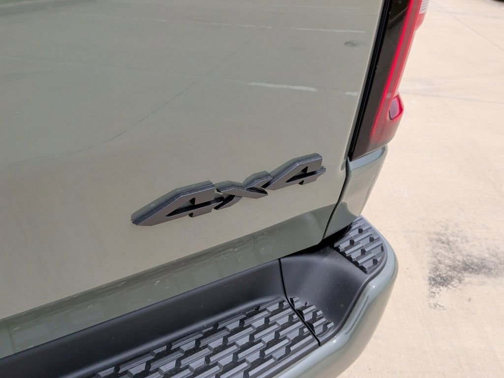 New 2026 RAM 1500 4x4 Crew Cab image 46