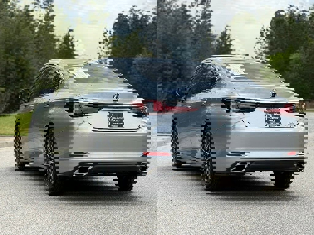 Certified 2022 Lexus ES 350 w/ Premium Package image 11