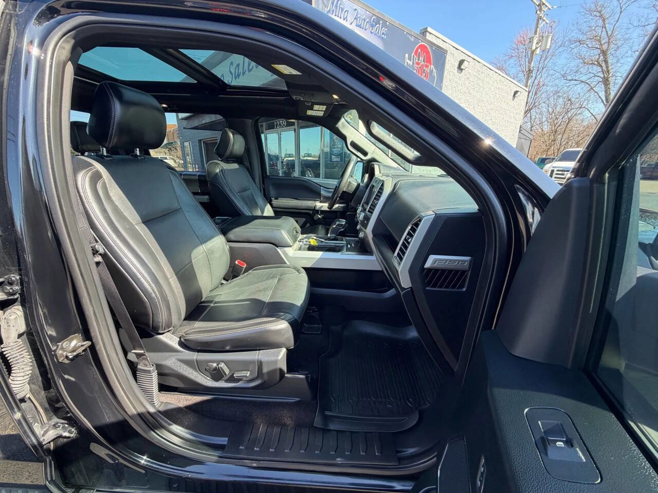 Used 2016 Ford F150 Lariat w/ Equipment Group 502A Luxury image 31