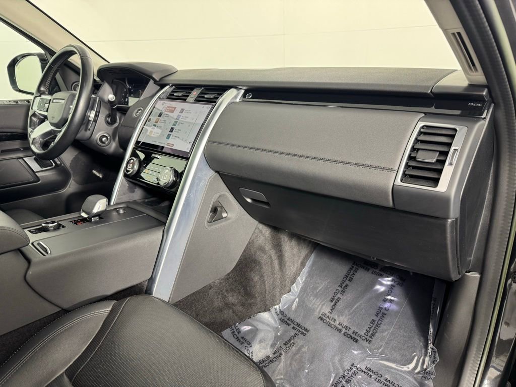 Used 2023 Land Rover Discovery S AWD/4WD image 35