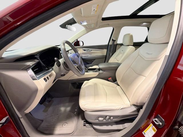 Used 2018 Cadillac XT5 Luxury w/ Driver Awareness Package AWD/4WD image 19